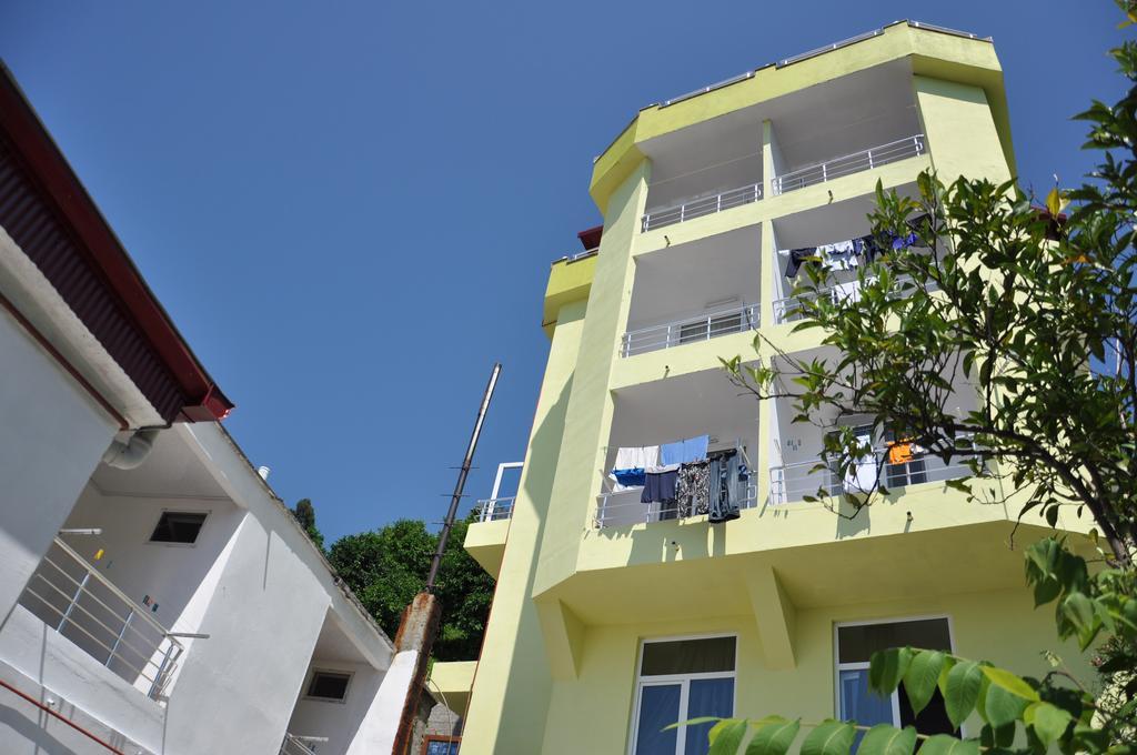 Akhmed Guest House كفارياتي المظهر الخارجي الصورة